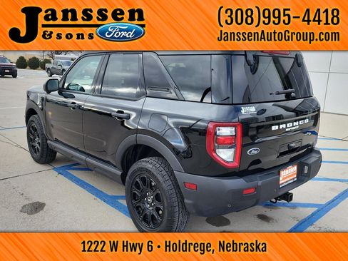 Used 2025 Ford Bronco Sport Badlands image 14