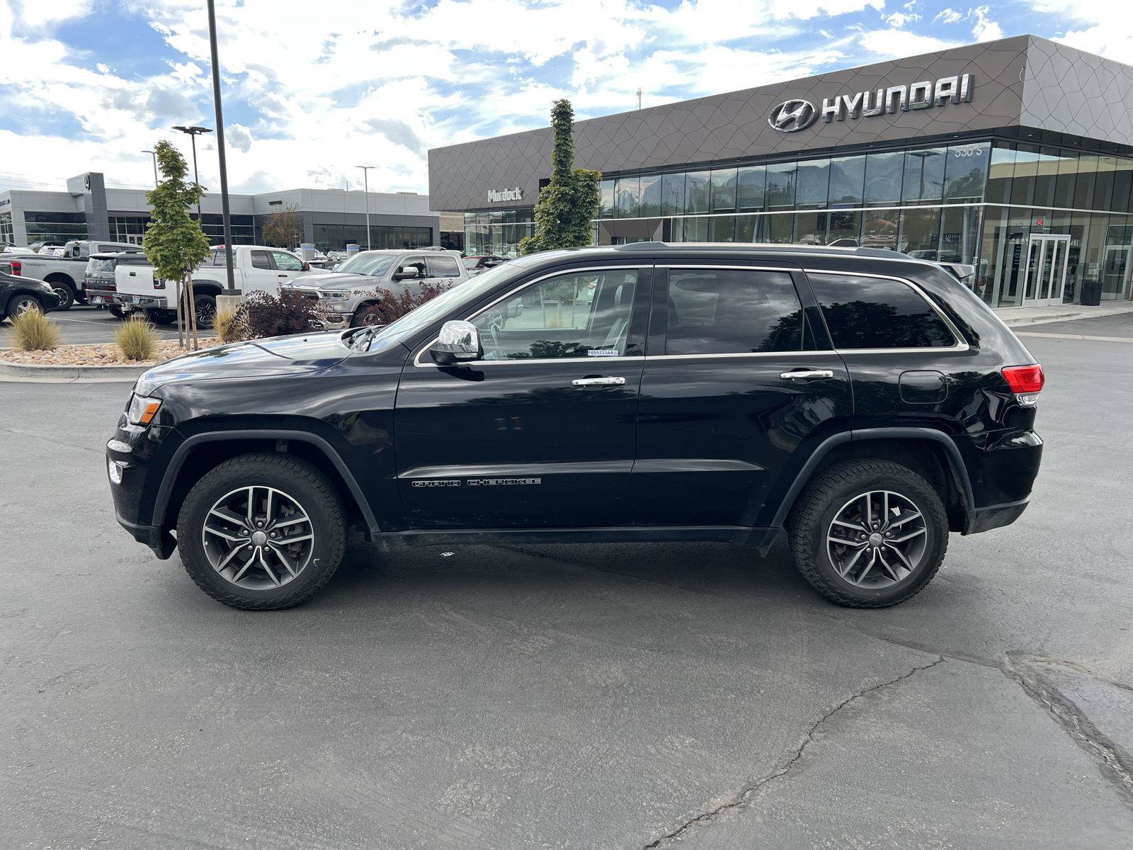 Used 2017 Jeep Grand Cherokee Limited AWD/4WD image 18