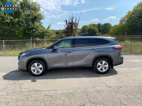 Used 2020 Toyota Highlander LE image 5
