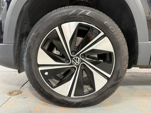 Used 2024 Volkswagen Taos SE AWD/4WD image 8
