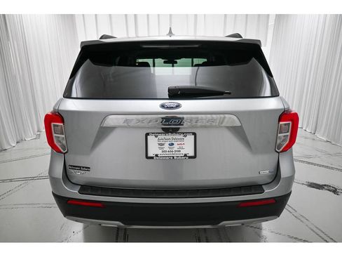 Used 2020 Ford Explorer XLT w/ Equipment Group 202A AWD/4WD image 6