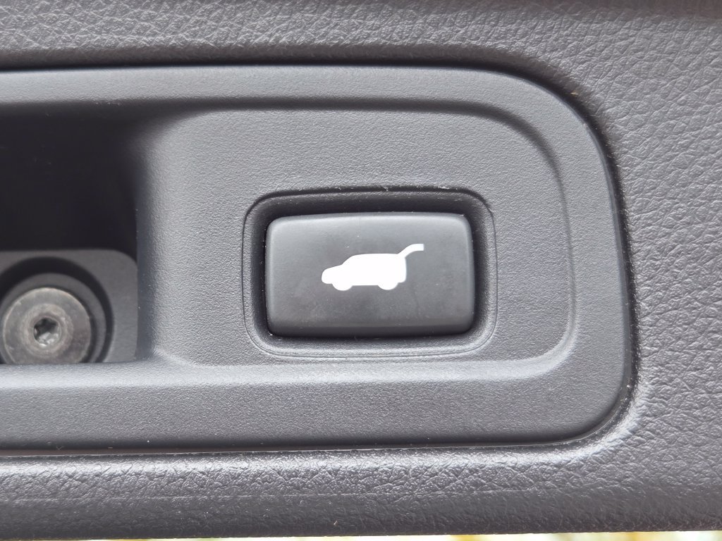 Certified 2018 Honda Pilot Touring image 31