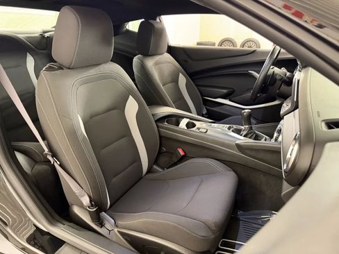 Used 2017 Chevrolet Camaro SS RWD image 28