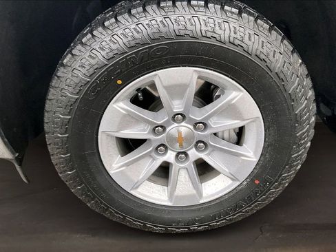 Used 2025 Chevrolet Silverado 1500 LT image 34