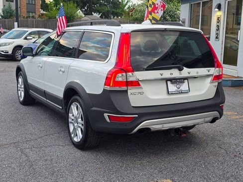 Used 2016 Volvo XC70 T5 Premier w/ Proximity Package FWD image 4