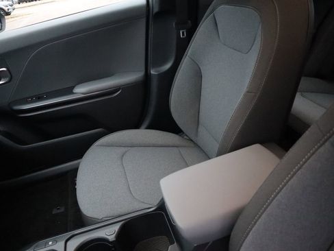 New 2025 Kia K4 LXS image 22