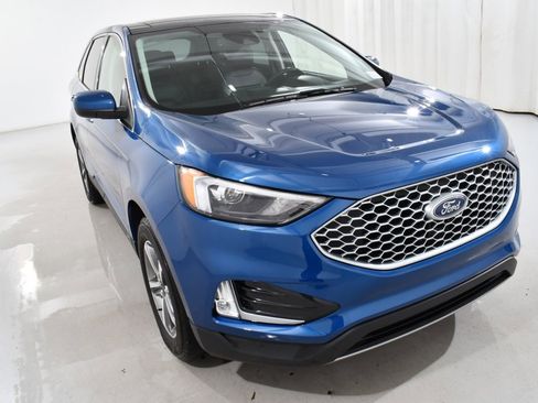 Used 2024 Ford Edge SEL w/ Convenience Package image 4