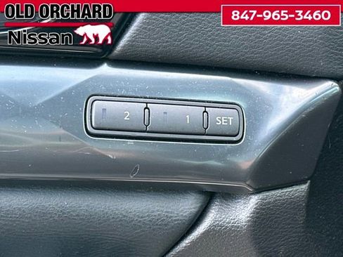 Used 2023 Nissan Maxima SR w/ Sport Mat Group FWD image 19