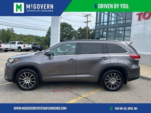 Used 2018 Toyota Highlander SE AWD/4WD image 2
