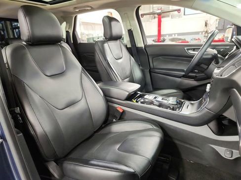 Used 2019 Ford Edge Titanium w/ Equipment Group 301A image 24
