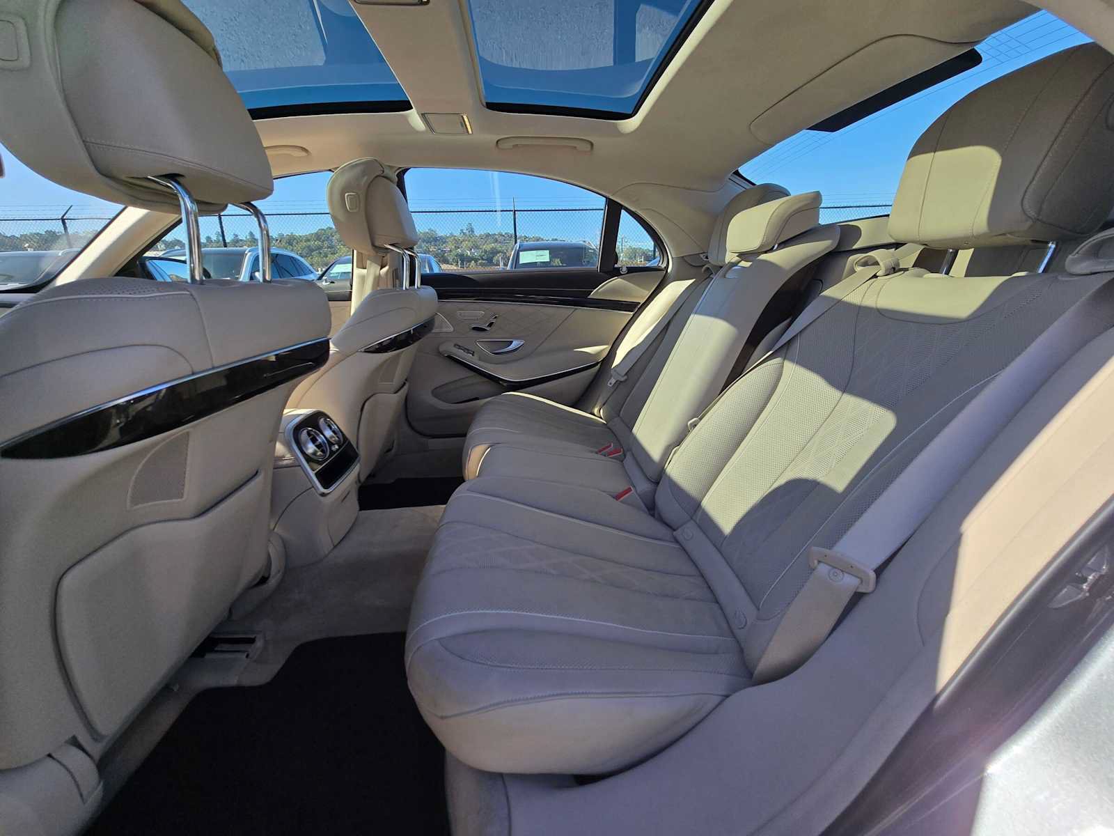 Used 2019 Mercedes-Benz S 560 Sedan image 16