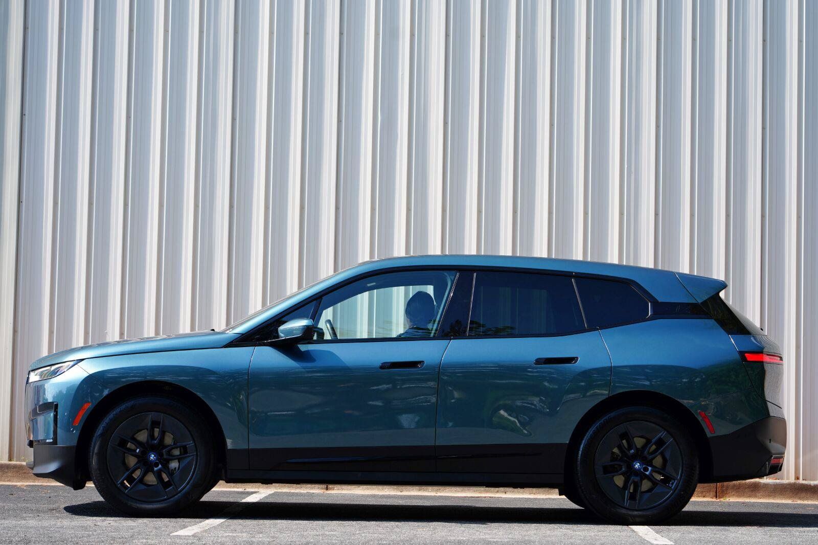 Used 2024 BMW iX xDrive50 w/ Convenience Package AWD/4WD image 8