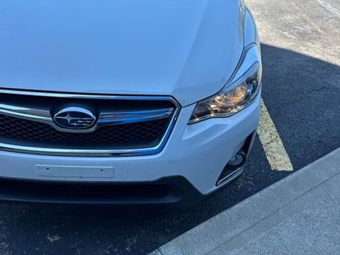 Used 2017 Subaru Crosstrek 2.0i Premium AWD/4WD image 14