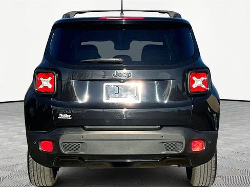 Used 2016 Jeep Renegade Latitude image 4