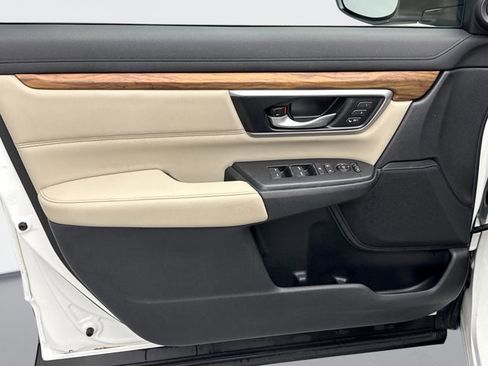 Used 2018 Honda CR-V Touring image 9