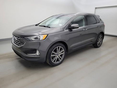 Used 2019 Ford Edge Titanium w/ Cold Weather Package AWD/4WD image 2