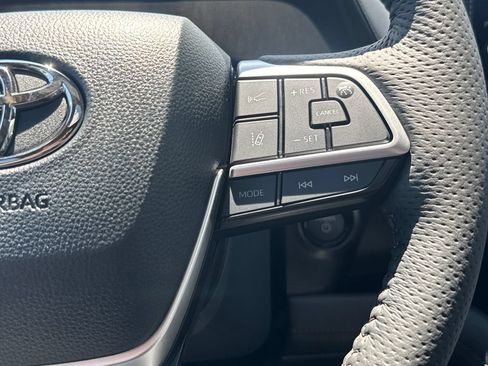 New 2026 Toyota Sienna Platinum AWD/4WD image 22