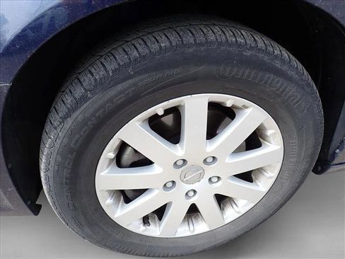 Used 2015 Chrysler Town & Country Touring FWD image 8