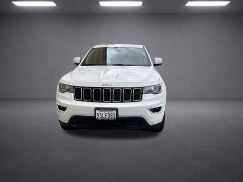 Used 2018 Jeep Grand Cherokee Laredo RWD image 9