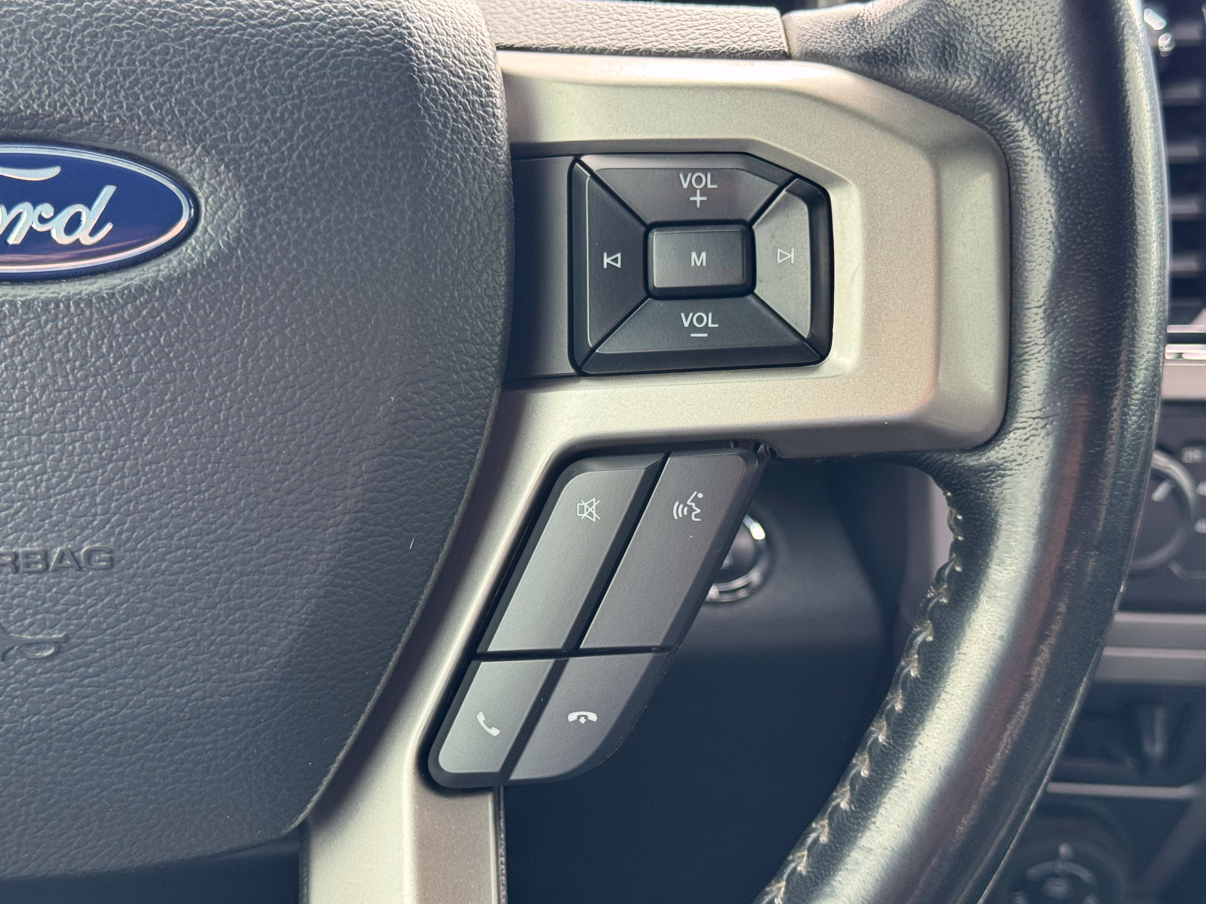Used 2022 Ford F250 Lariat w/ Black Appearance Package AWD/4WD image 47