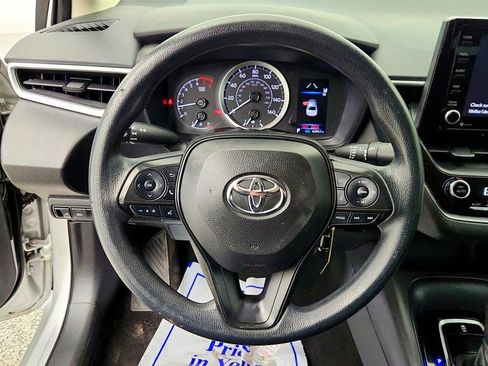 Used 2022 Toyota Corolla LE image 13