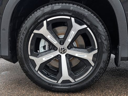 New 2026 Volkswagen Tiguan SE AWD/4WD image 3
