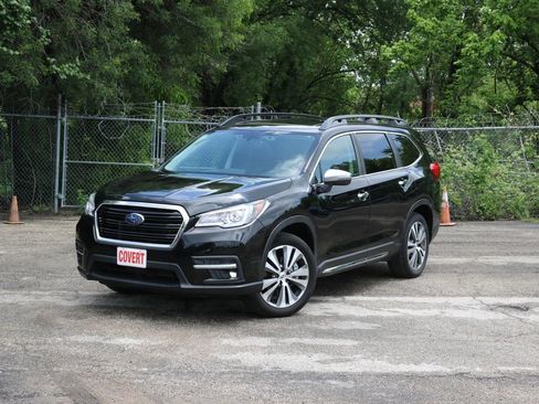 Used 2022 Subaru Ascent Touring image 1