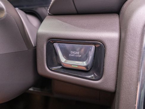 Used 2025 GMC Yukon Denali w/ Denali Reserve Package RWD image 31