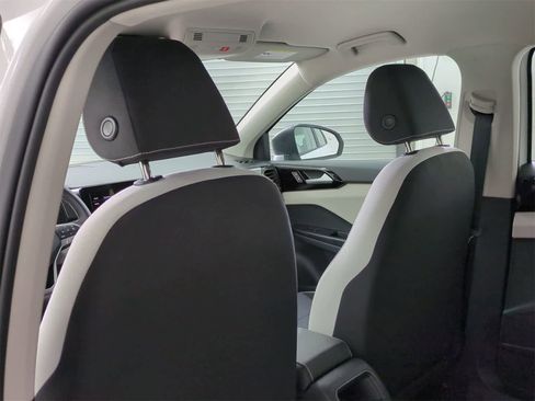 New 2025 Volkswagen Taos S image 18