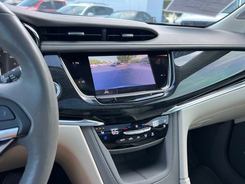 Used 2023 Cadillac XT6 Premium Luxury FWD image 22