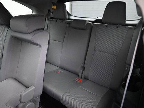 Used 2023 Toyota Highlander L FWD image 29