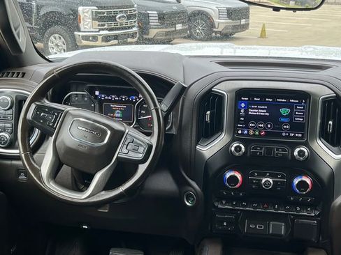 Used 2022 GMC Sierra 2500 Denali w/ Denali Ultimate Package AWD/4WD image 19