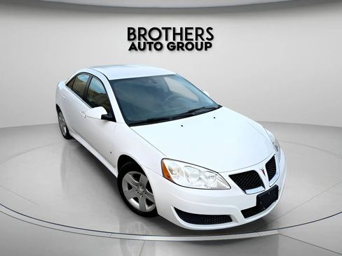 Used 2010 Pontiac G6 Sedan FWD image 1