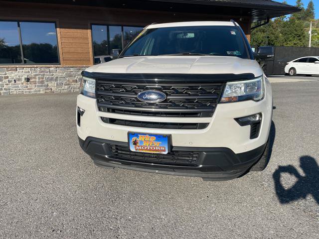 Used 2018 Ford Explorer XLT w/ Equipment Group 202A AWD/4WD image 12