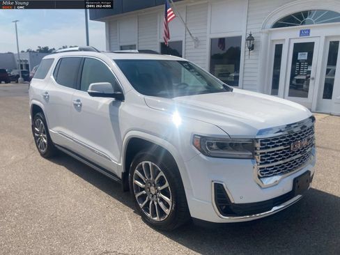 Used 2023 GMC Acadia Denali w/ Denali Ultimate Package AWD/4WD image 3