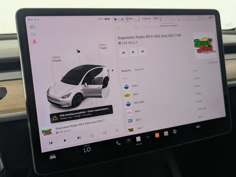 Used 2022 Tesla Model Y Performance AWD/4WD image 18