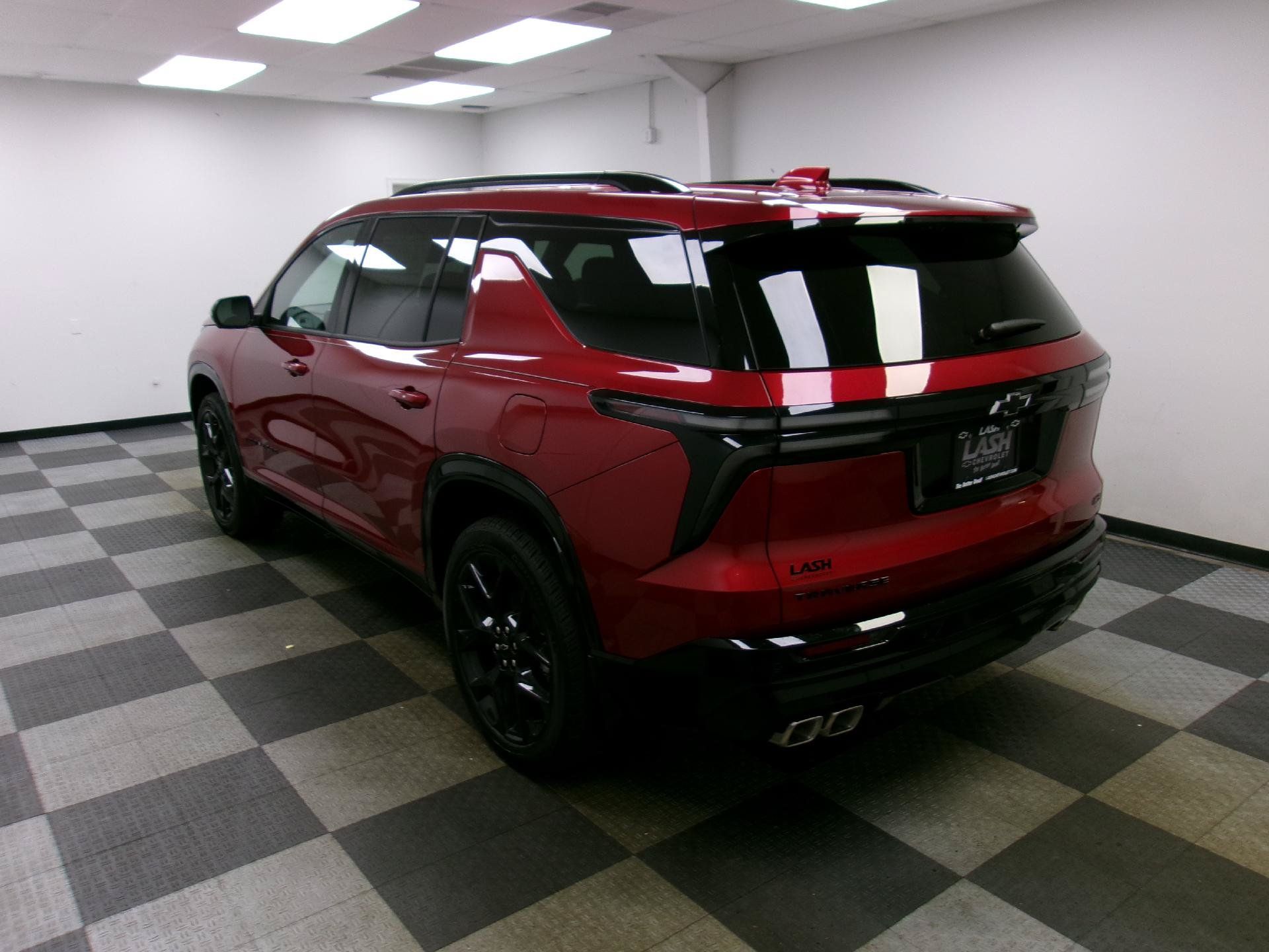 New 2026 Chevrolet Traverse RS w/ LPO, Floor Liner Package FWD image 2