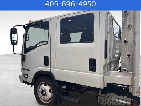 Used 2024 Isuzu NPR image 11