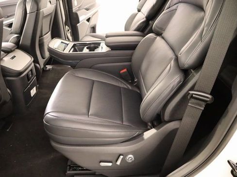 New 2025 Lincoln Navigator Reserve w/ Jet Appearance Package image 12