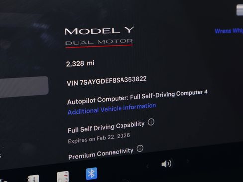 Used 2025 Tesla Model Y Performance image 26
