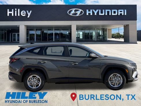 New 2026 Hyundai Tucson SE image 3