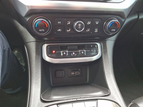 Used 2023 GMC Acadia SLT AWD/4WD image 20