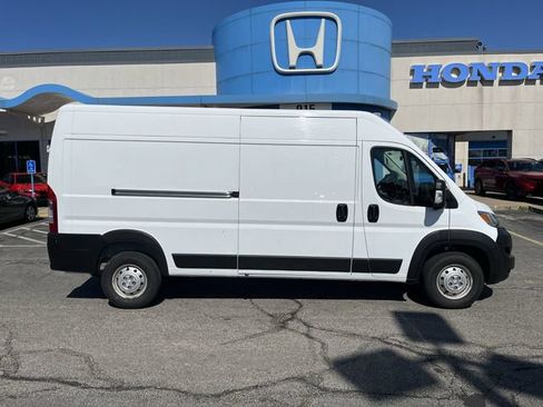 Used 2023 RAM ProMaster 2500 FWD image 11