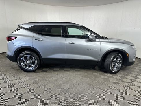 Used 2024 Chevrolet Blazer LT w/ Convenience Package FWD image 8