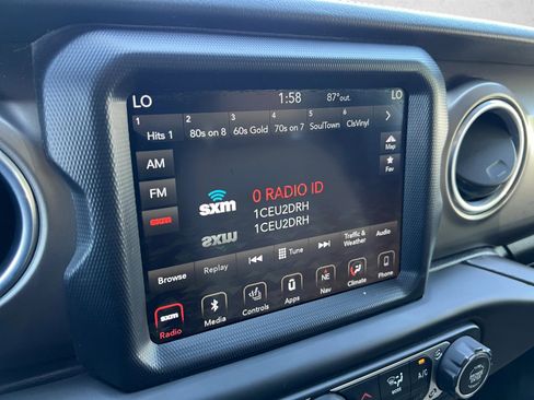 Used 2018 Jeep Wrangler Unlimited Rubicon AWD/4WD image 15