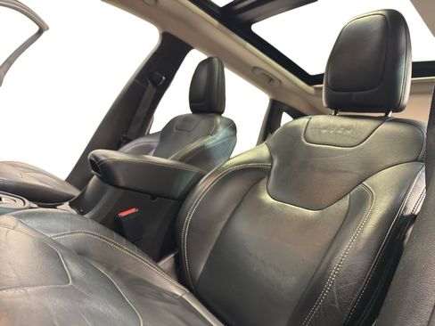 Used 2015 Jeep Cherokee Limited image 15