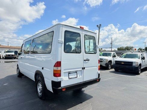 Used 2003 Dodge Sprinter 2500 RWD image 8