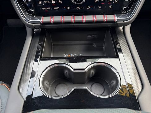 Used 2025 GMC Yukon AT4 w/ AT4 Premium Package image 18