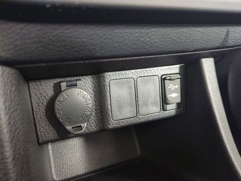 Used 2015 Toyota Corolla LE image 22