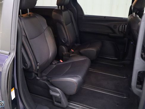 Used 2023 Toyota Sienna XSE image 30